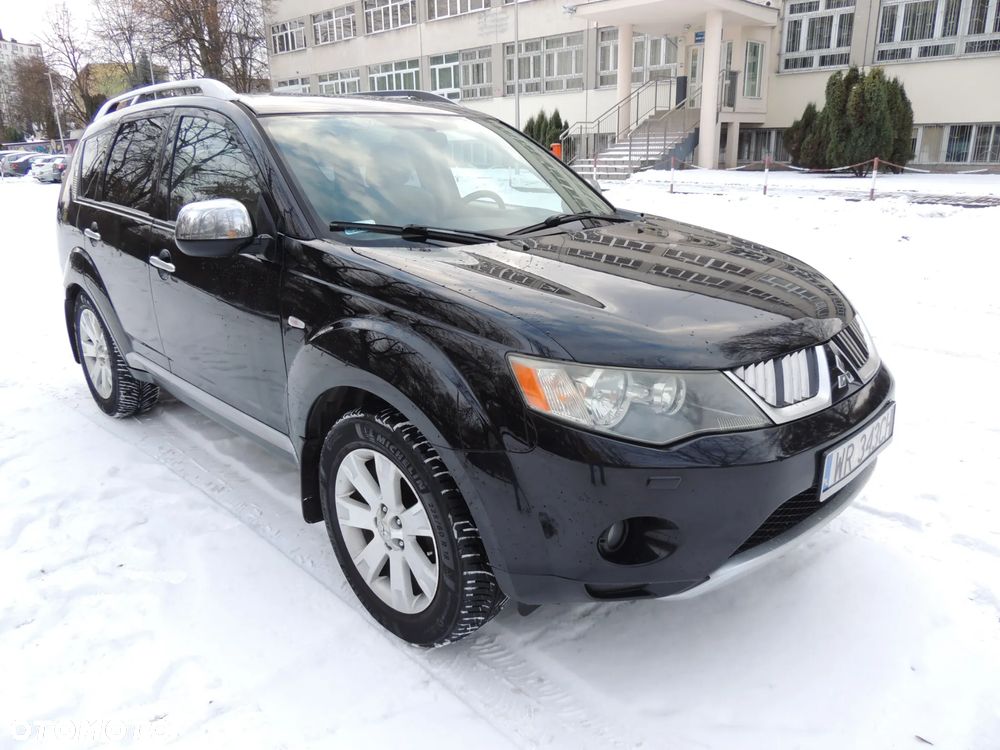 Mitsubishi Outlander 2.0 DID Instyle NAVI - 3