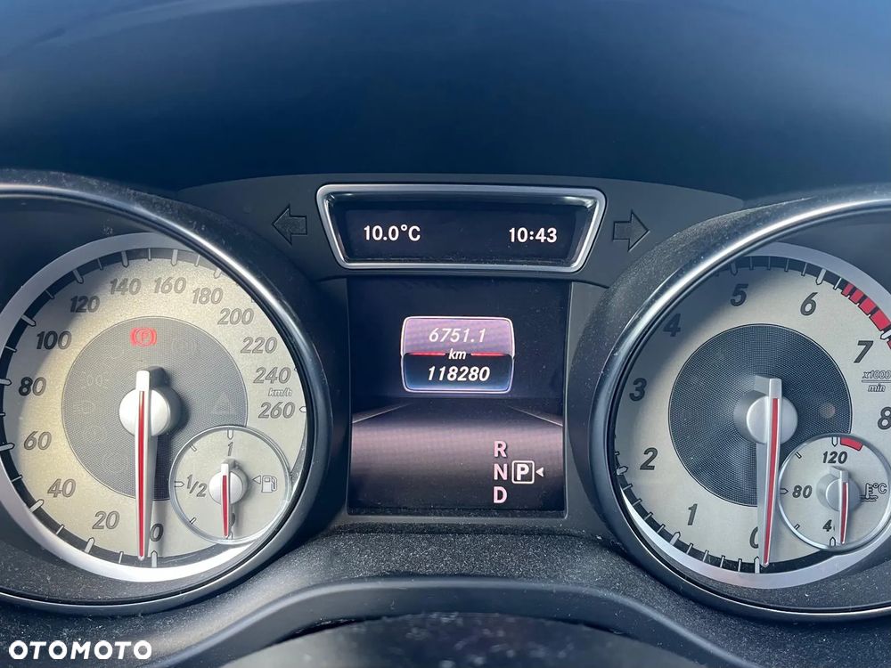 Mercedes-Benz CLA 250 4Matic 7G-DCT Sport - 21