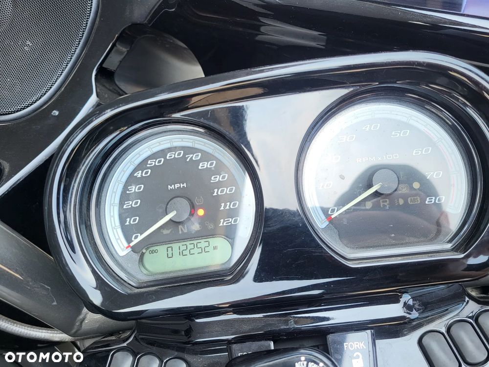 Harley-Davidson Touring Street Glide - 5