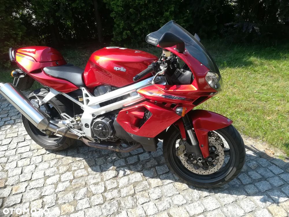 Aprilia Falco - 1