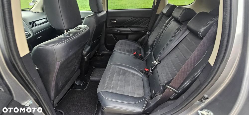 Mitsubishi Outlander - 14