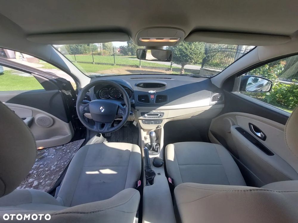 Renault Fluence 1.6 16V Expression - 6