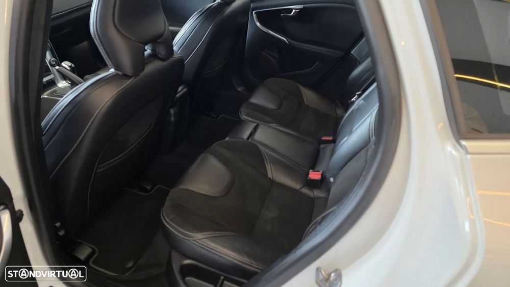 Volvo V40 2.0 D2 R-Design - 36