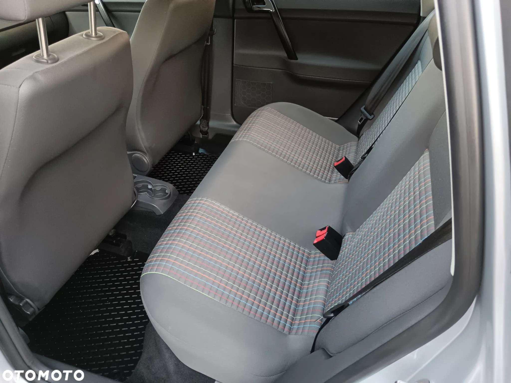Volkswagen Polo 1.4 TDI Comfortline - 8