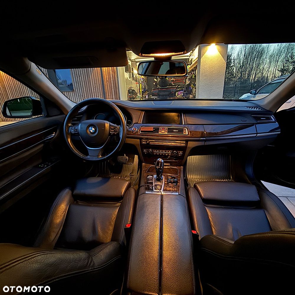 BMW Seria 7 - 13