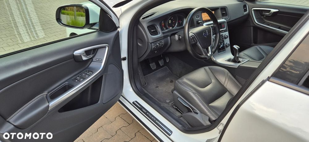Volvo V60 D3 Momentum Core - 5