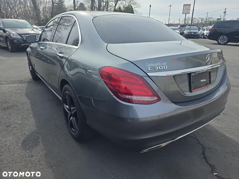 Mercedes-Benz Klasa C 300 7G-TRONIC AMG Line - 5