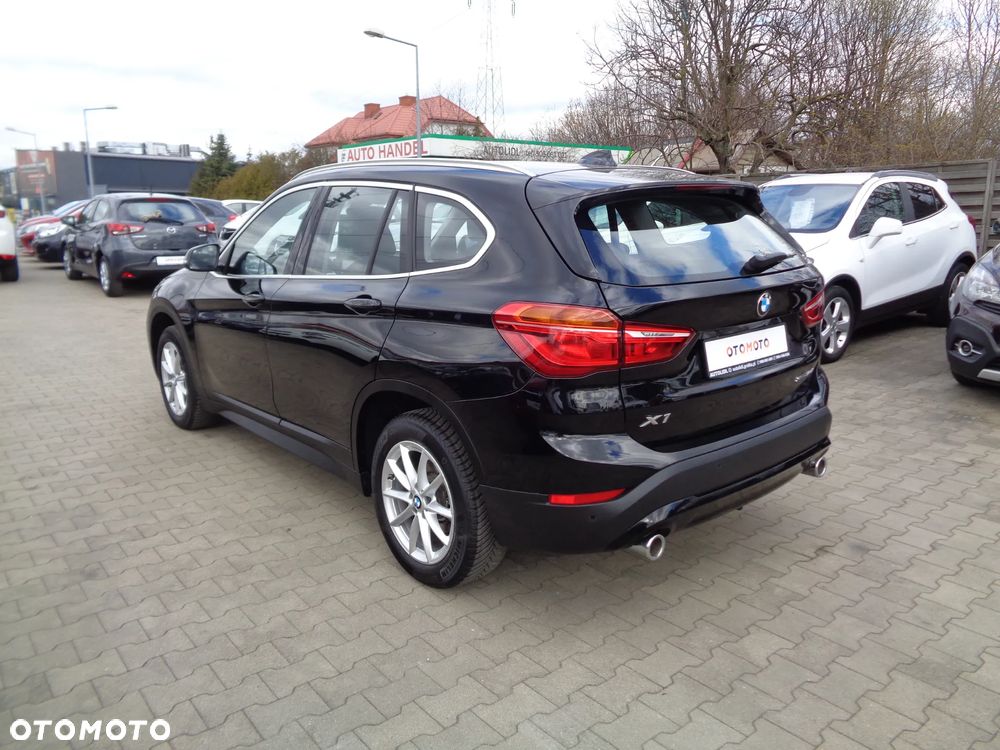BMW X1 sDrive18d Sport Line - 8