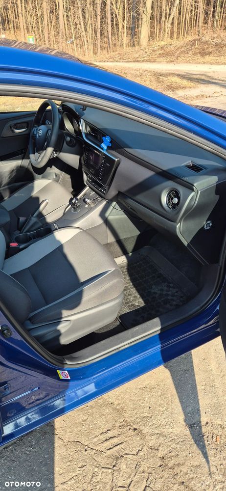 Toyota Auris Hybrid 135 Active - 12