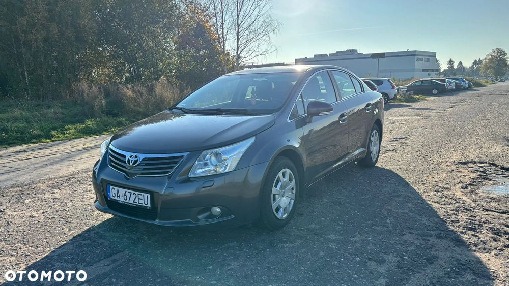 Toyota Avensis - 1