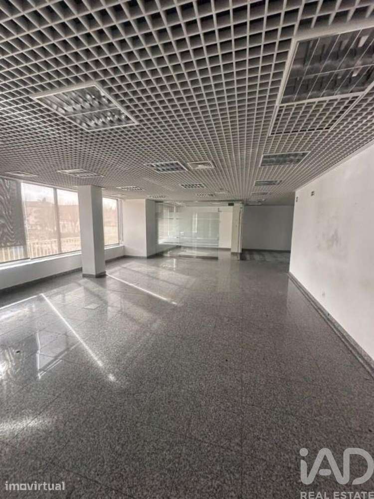 Loja / Estabelecimento Comercial em Miranda do Corvo de 333,00 m2 - Grande imagem: 4/10