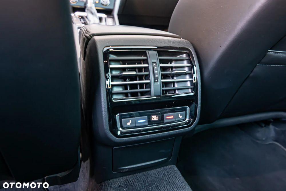 Volkswagen Passat - 22