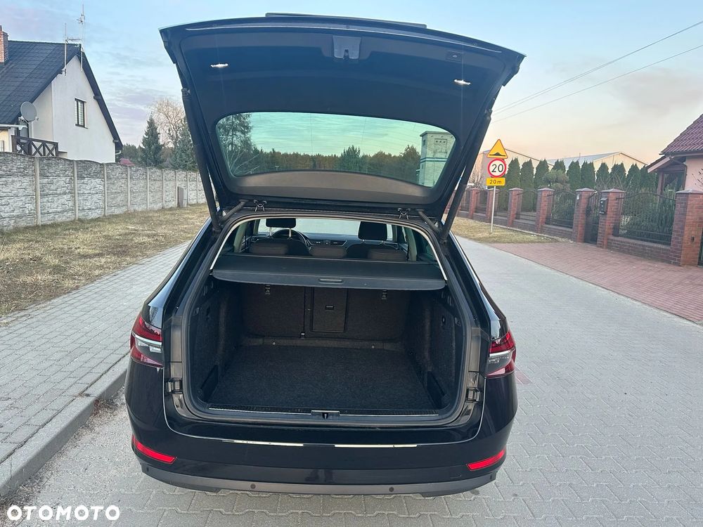 Skoda Superb 2.0 TDI SCR 4x4 Style DSG - 17