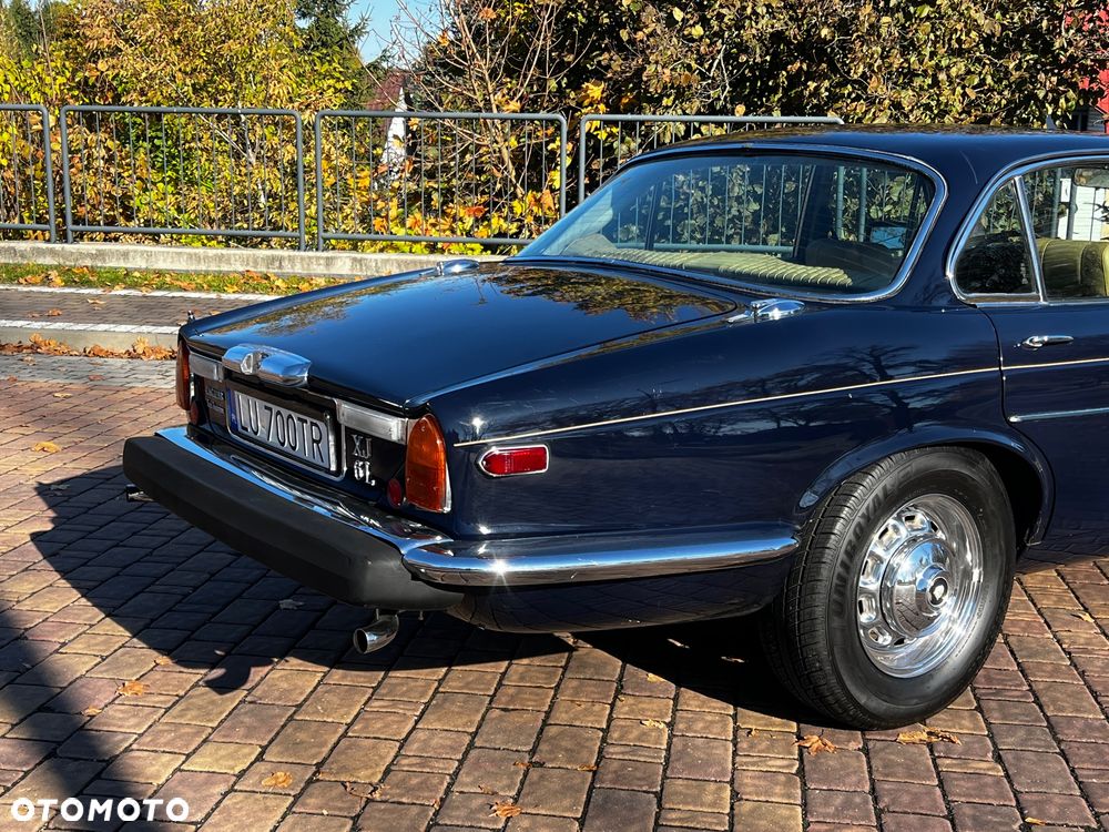 Jaguar XJ - 19