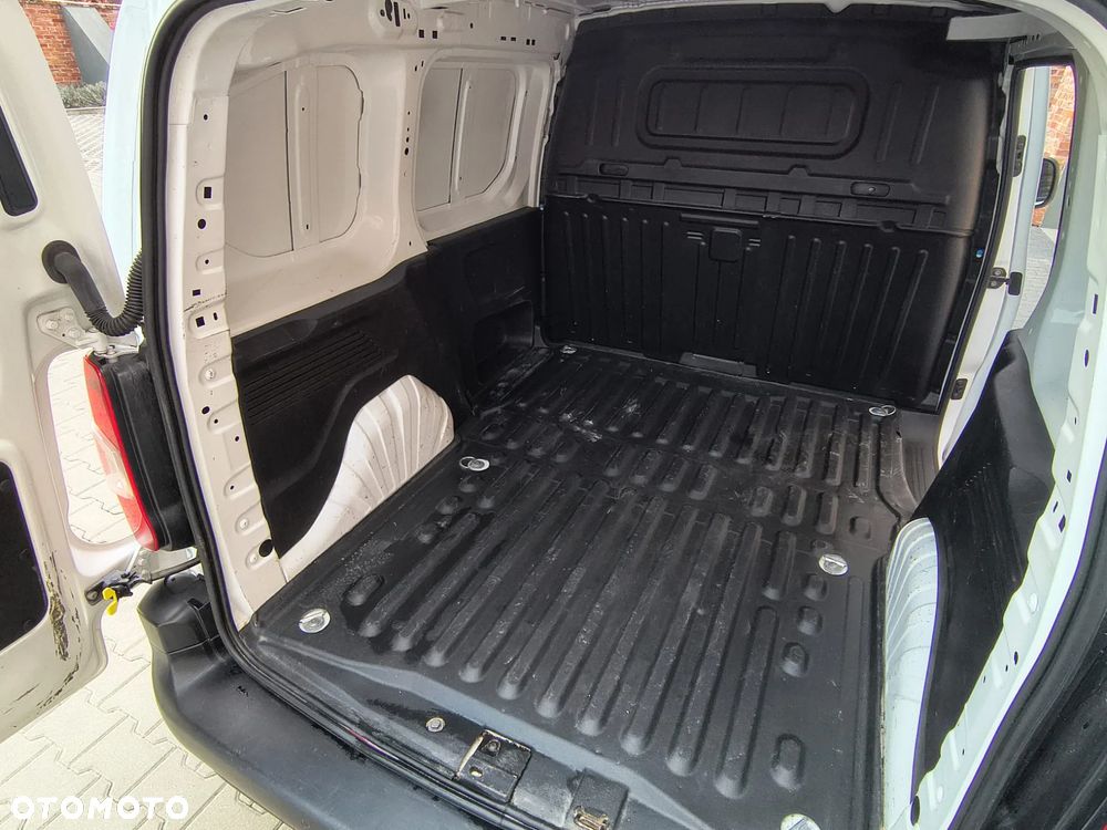 Peugeot PARTNER Berlingo ProAce Kangoo Express - 22