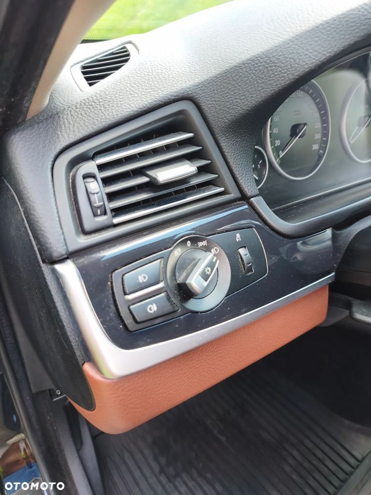 BMW Seria 5 520d - 23