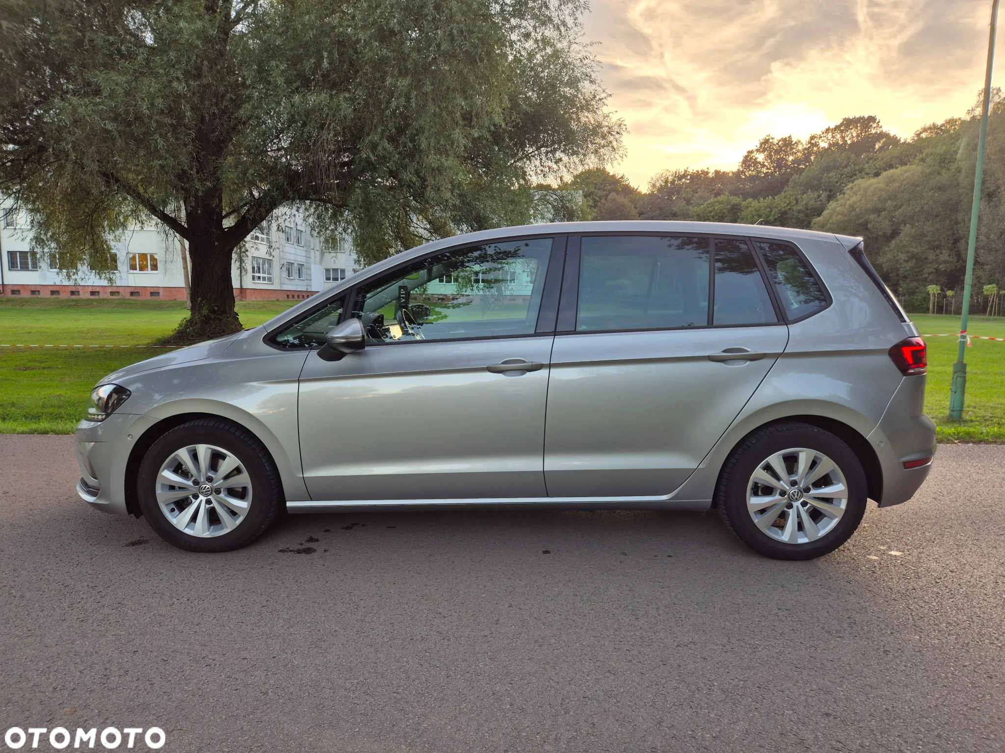 Volkswagen Golf Sportsvan 1.5 TSI ACT DSG Comfortline - 14