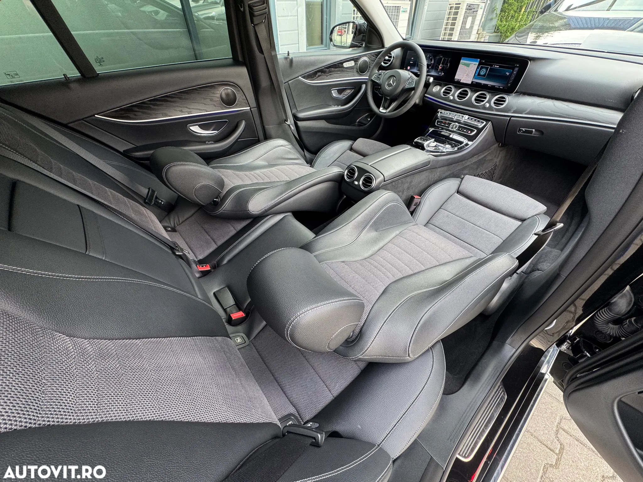 Mercedes-Benz E 350 D 4Matic 9G-TRONIC Avantgarde - 9