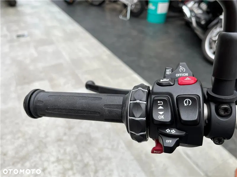 BMW R - 6