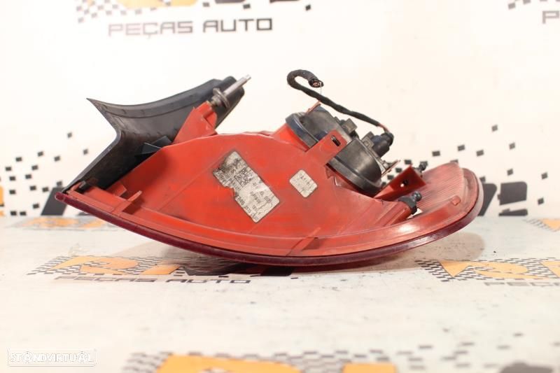 Farolim Esquerdo Audi A6 Avant (4F5, C6)  Farolim Esquerdo Do Chassi A - 5