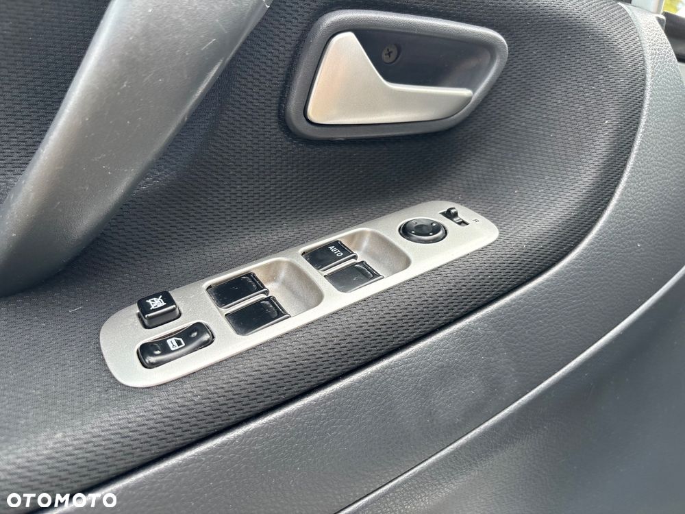 Suzuki Liana 1.6 Comfort - 15