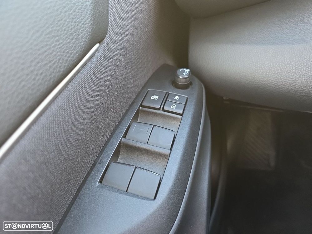 Toyota Yaris Cross 1.5 HDF Comfort Plus - 19