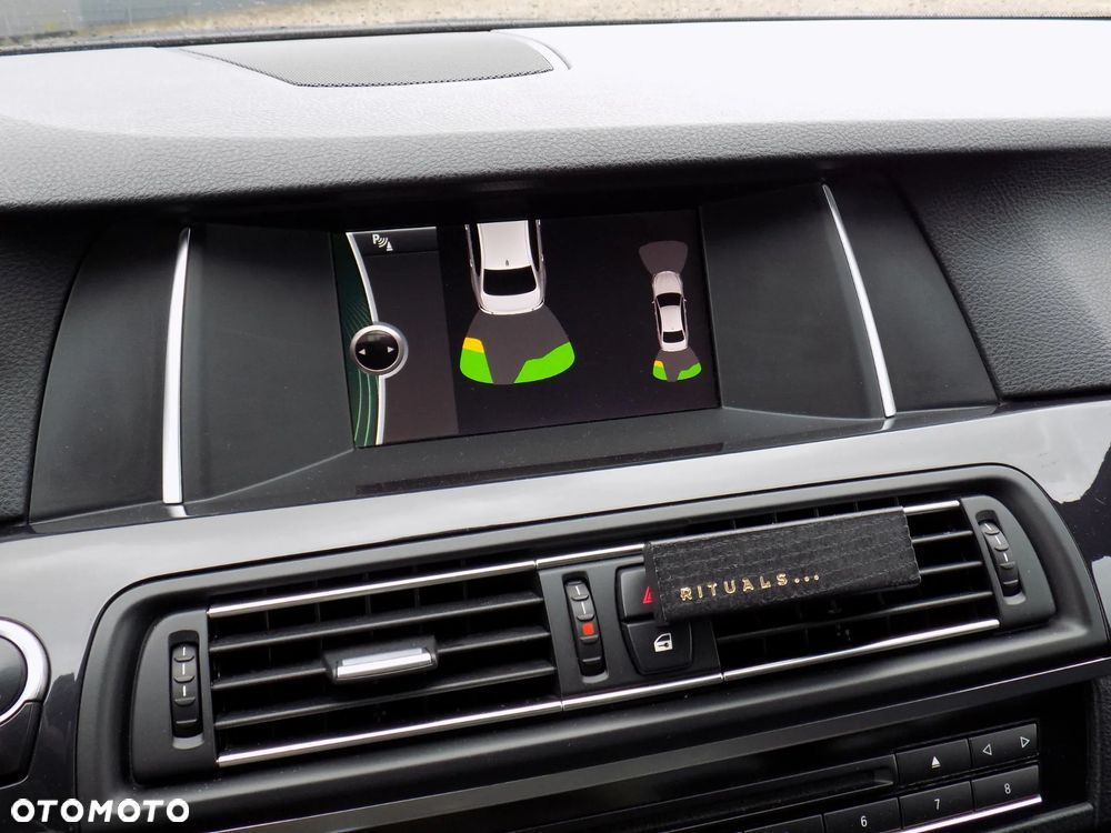 BMW Seria 5 525d xDrive - 20