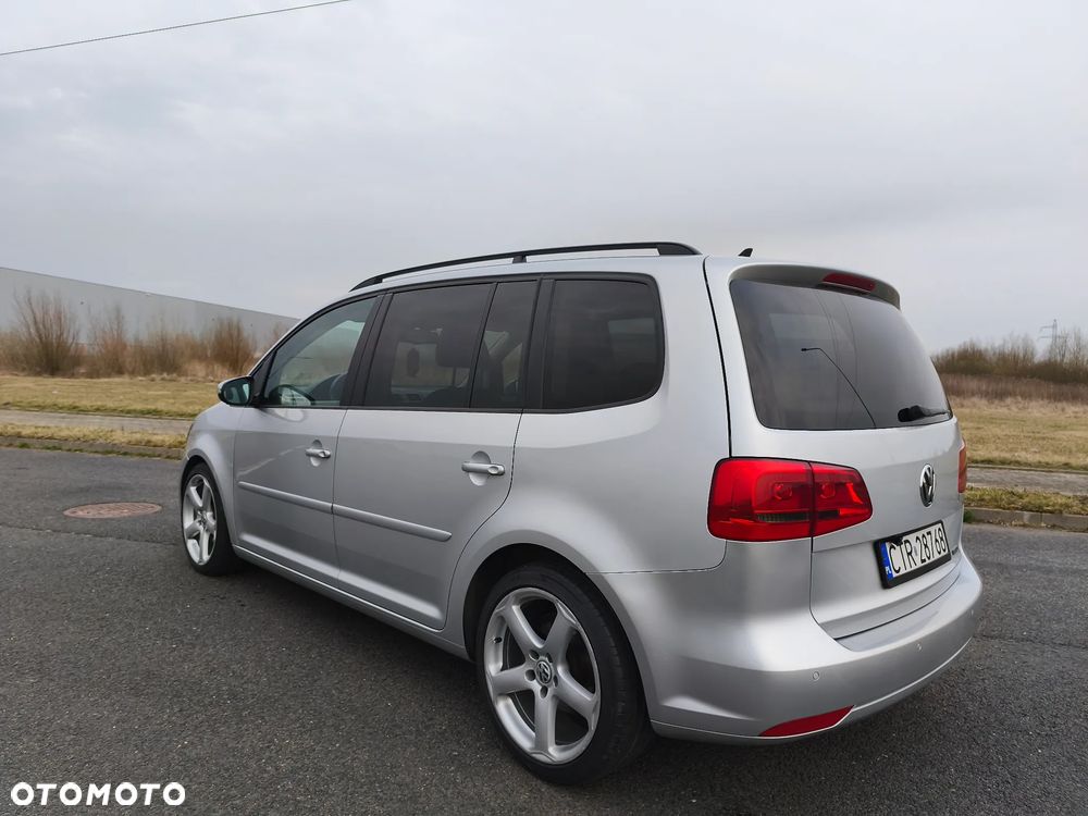 Volkswagen Touran 1.6 TDI DPF BlueMotion Technology STYLE - 4