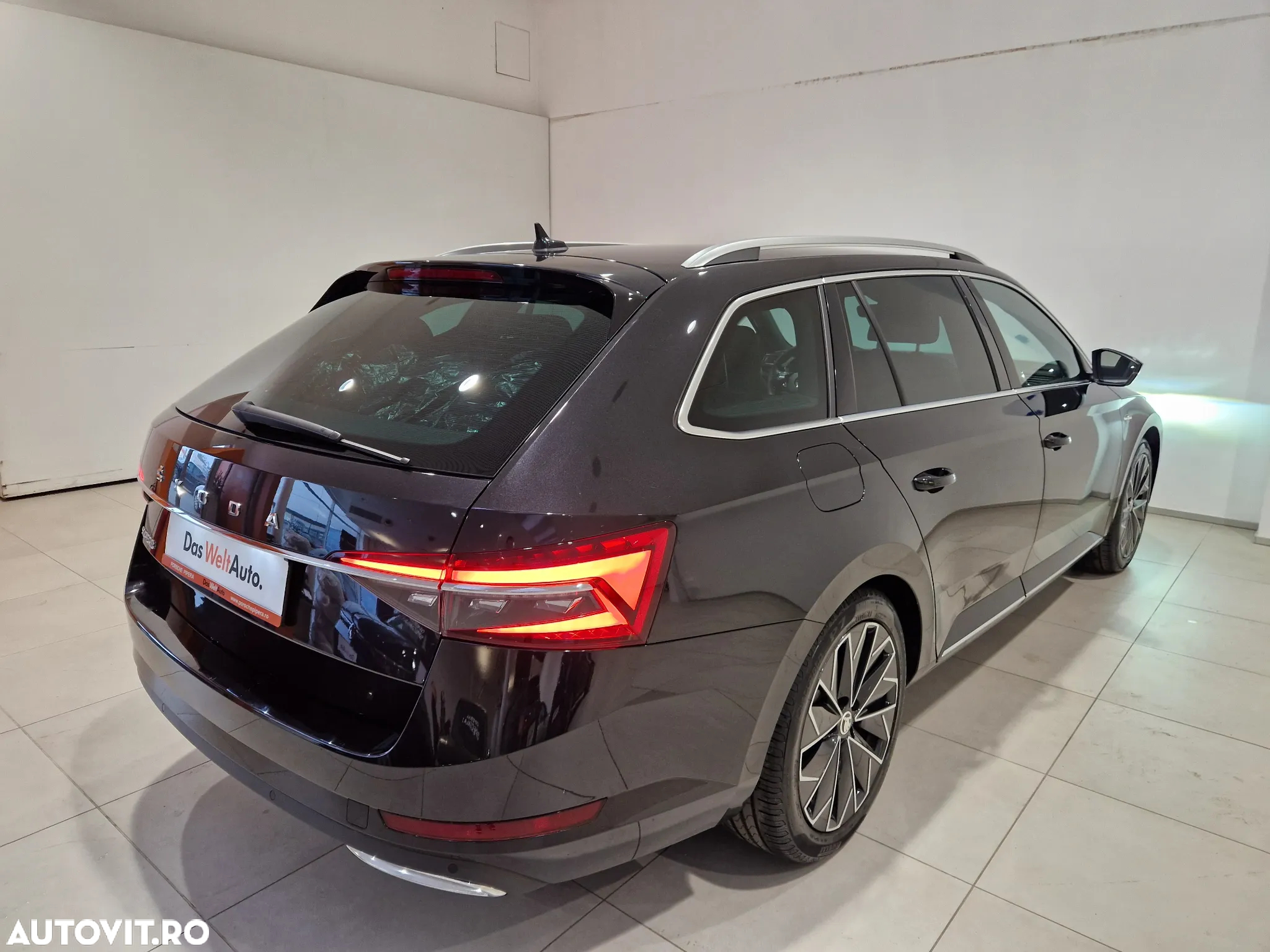 Skoda Superb 2.0 TDI DSG L&K - 7