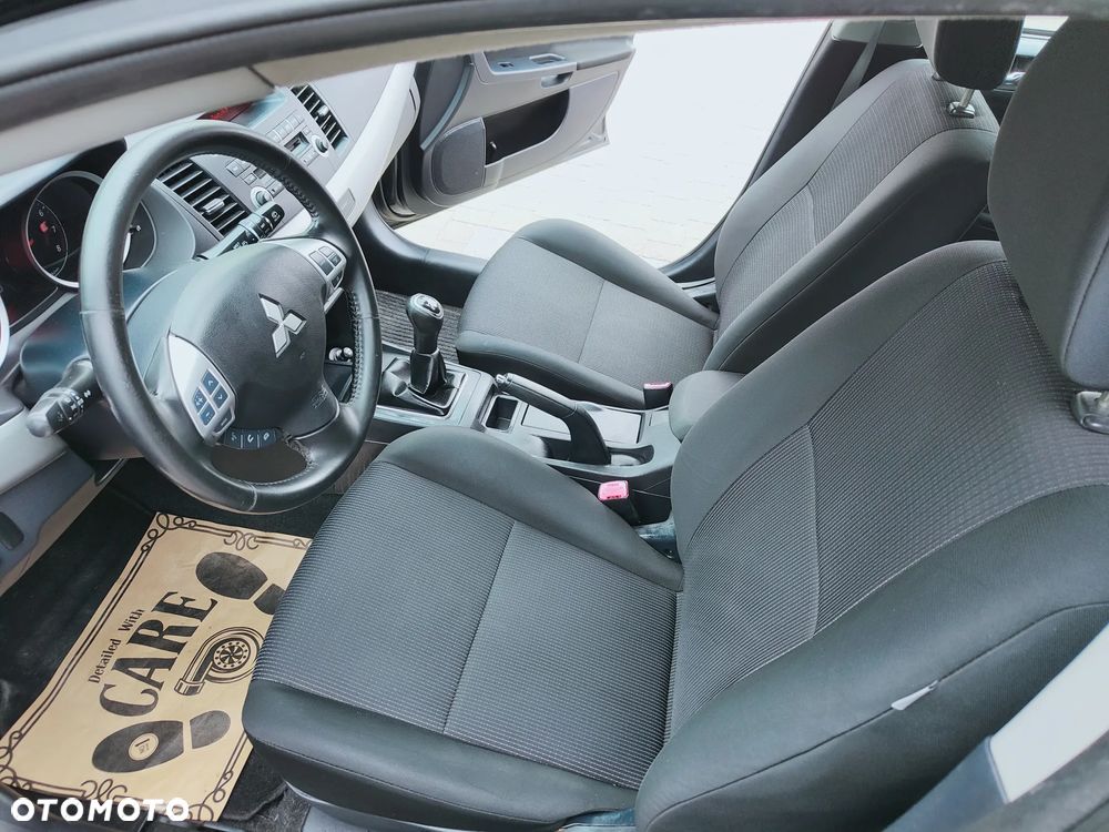 Mitsubishi Lancer 1.8 Intense - 17
