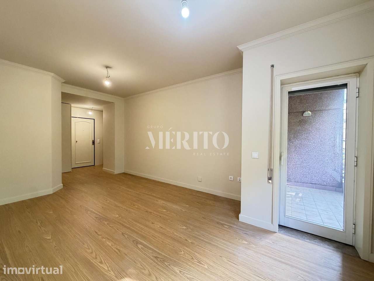 Excelente apartamento T2 localizado no centro de Vila Nova de Famalicã - Grande imagem: 3/12