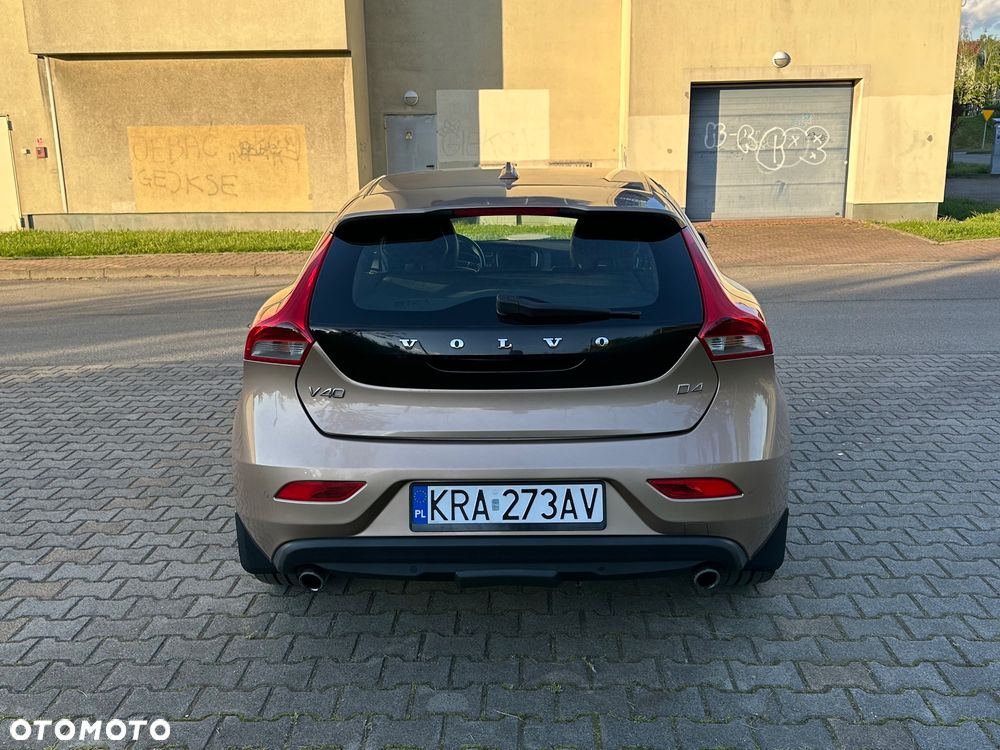 Volvo V40 D4 Inscription - 12