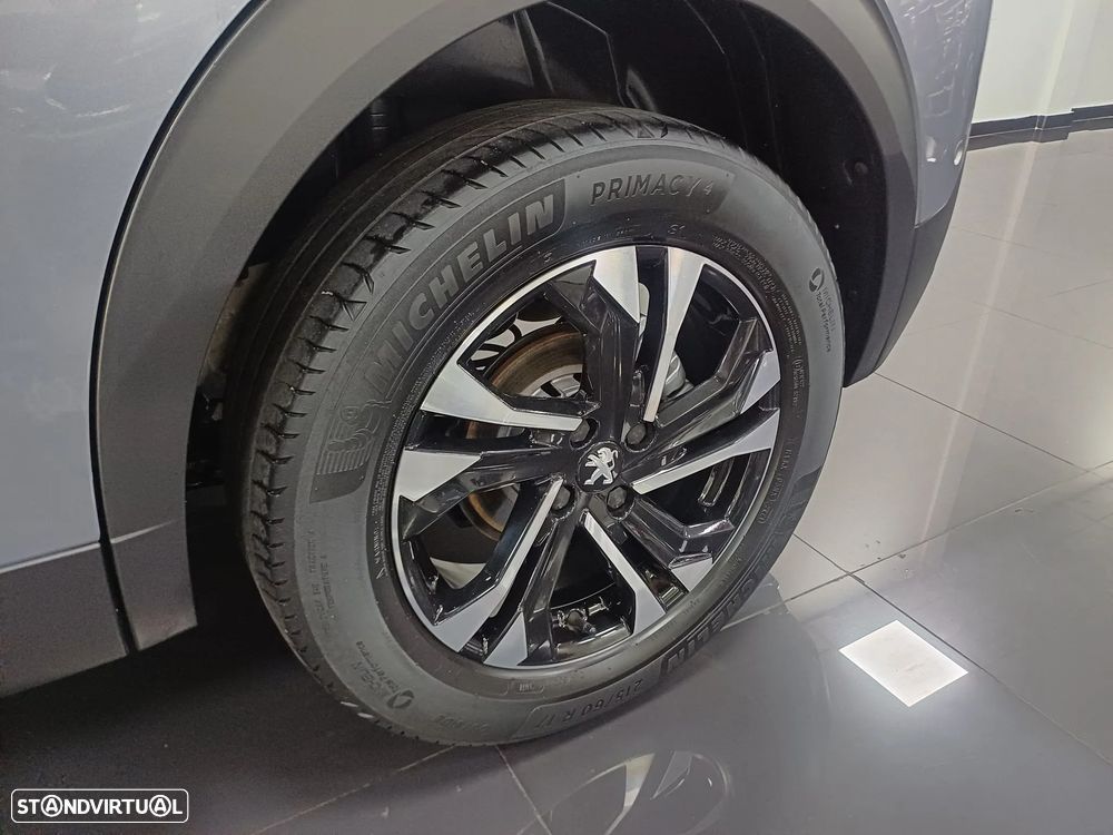 Peugeot 2008 PureTech 130 EAT8 GT - 12