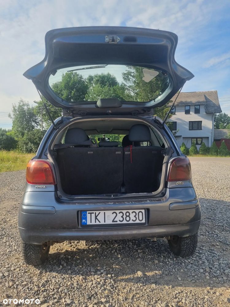 Toyota Yaris 1.4 D-4D Base - 9