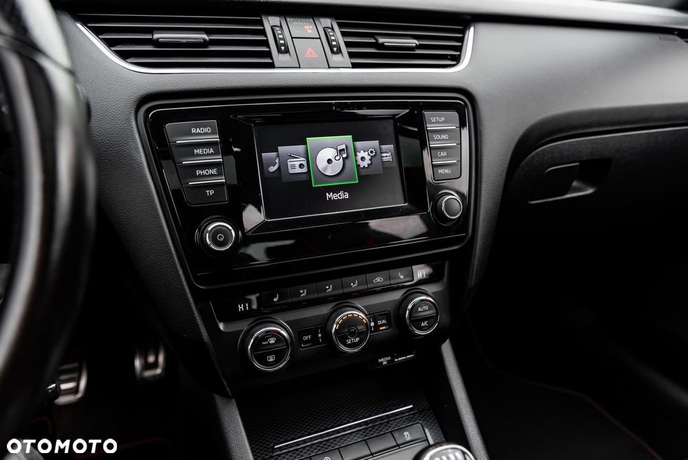 Skoda Octavia 2.0 TSI RS - 36