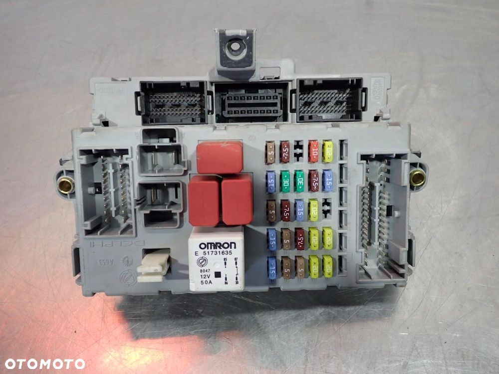 SKRZYNKA BEZPIECZNIKÓW FIAT BRAVO II - 2