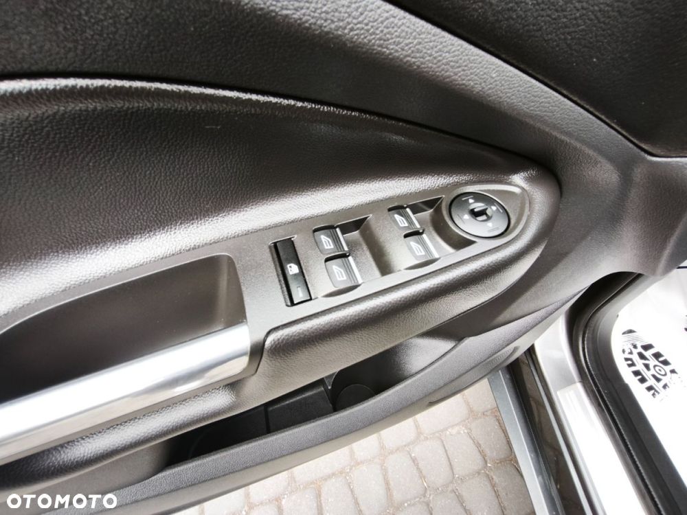 Ford Kuga - 16