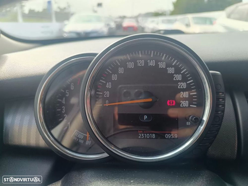 MINI 3 Portas Cooper S Aut. - 29