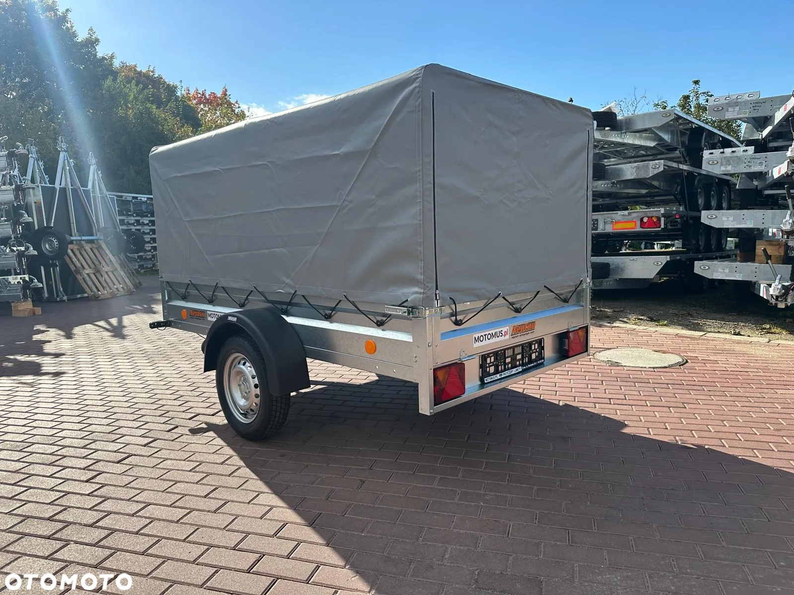 Neptun Przyczepa Neptun N7-236 PTW 236x129x30 + stelaż i plandeka H80 cm DMC 750 kg 1 osiowa funkcja uchyłu - 3