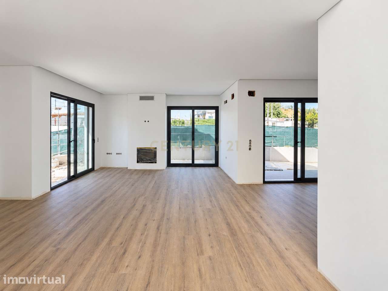 Moradia T3 Nova com Piscina, Garagem e Jardim | Charneca de Caparica - Grande imagem: 5/18