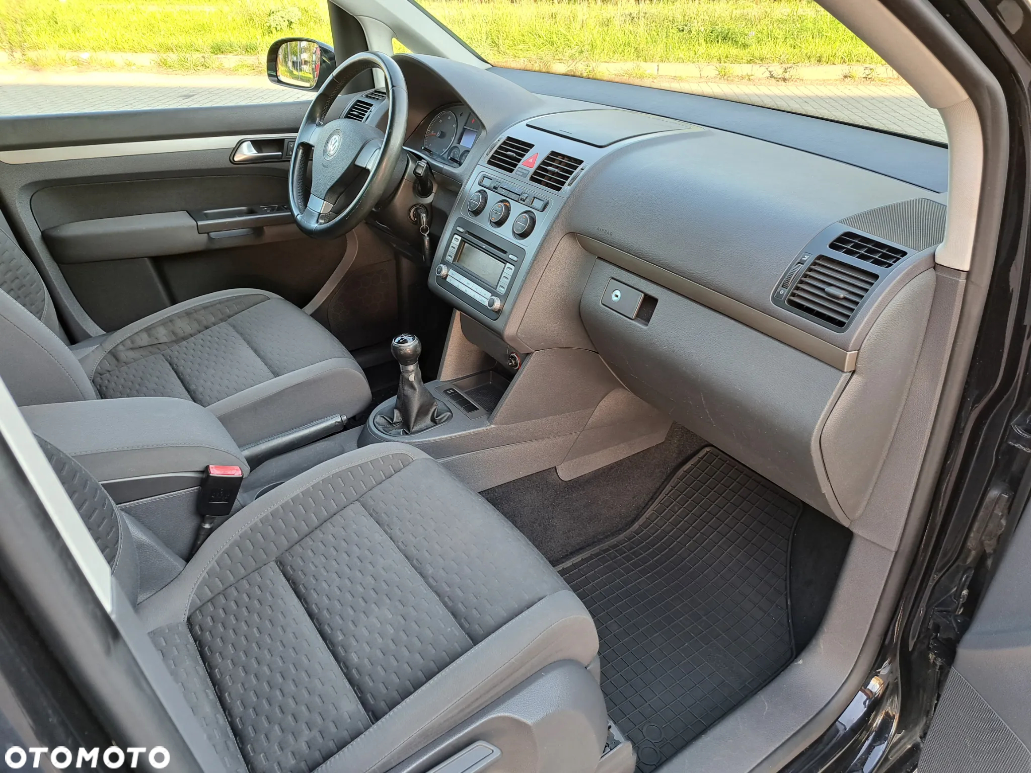 Volkswagen Touran - 16