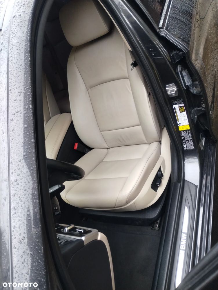 BMW Seria 5 528i xDrive Sport-Aut - 21