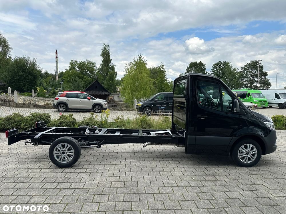 Mercedes-Benz Sprinter - 5