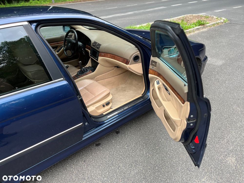 BMW Seria 5 520i - 8