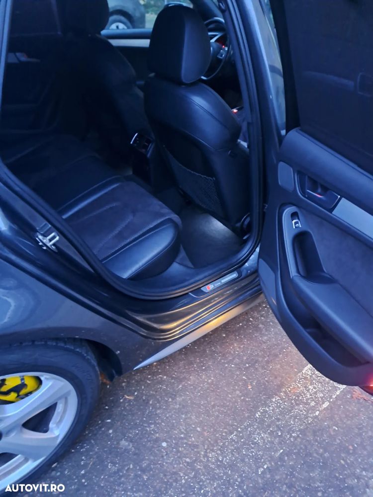 Audi A4 2.0 TDI quattro Stronic - 14