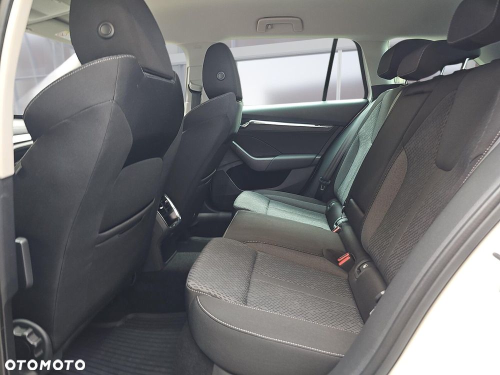 Skoda Octavia 1.5 TSI ACT Style - 10