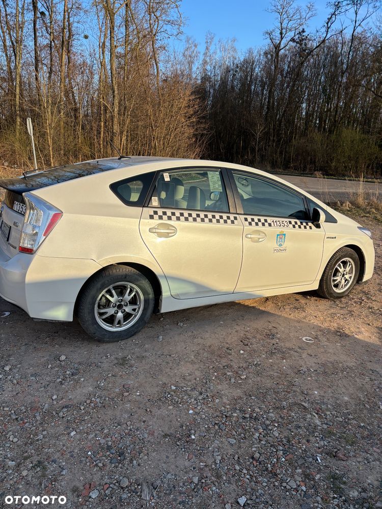 Toyota Prius - 3
