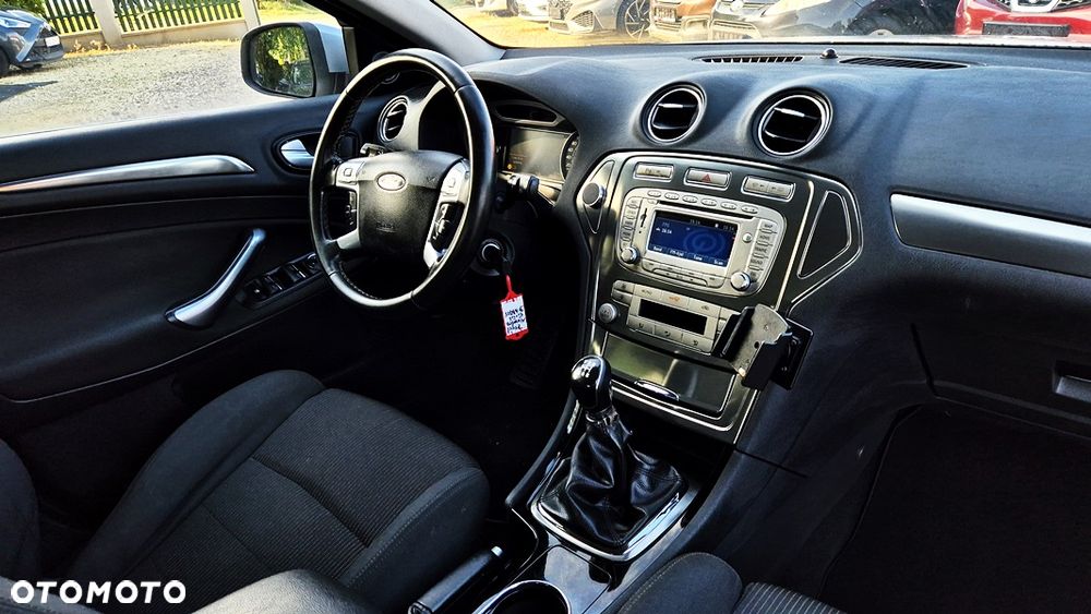 Ford Mondeo 2.0 Platinium X - 38