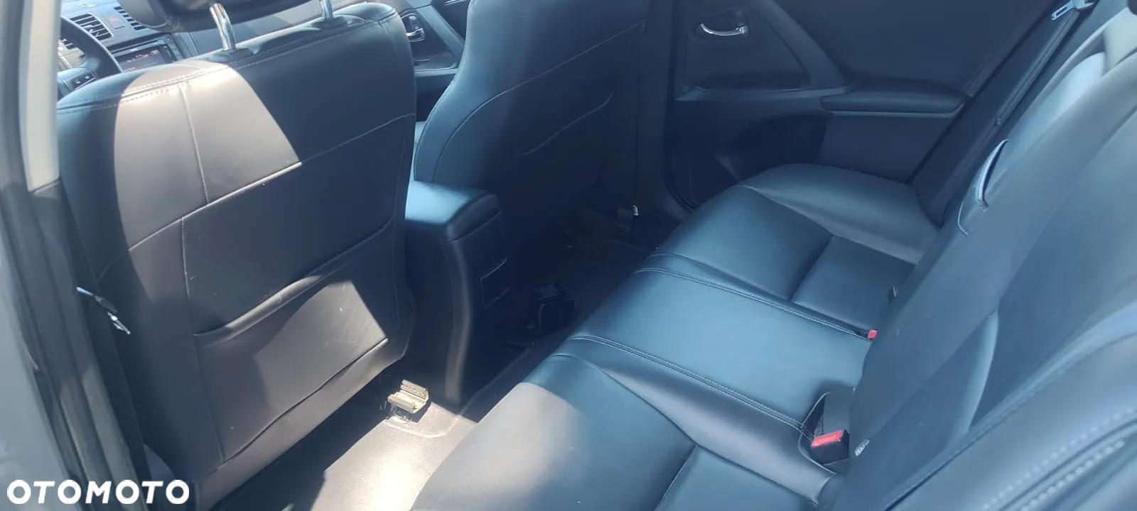 Toyota Avensis - 20
