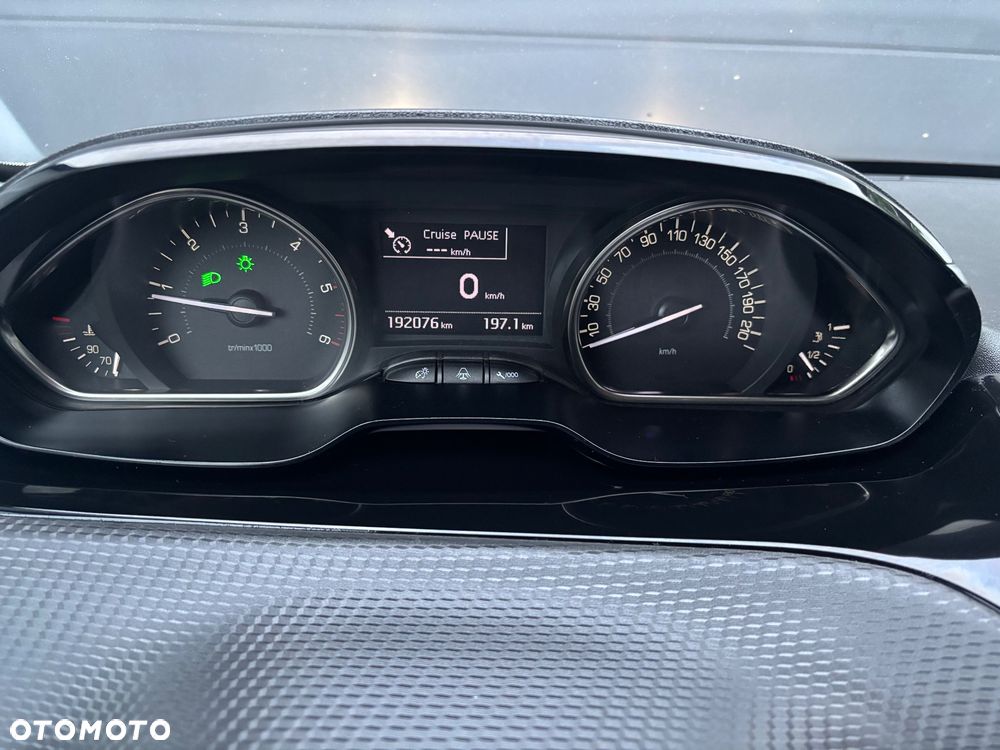 Peugeot 2008 1.6 BlueHDi Allure - 15